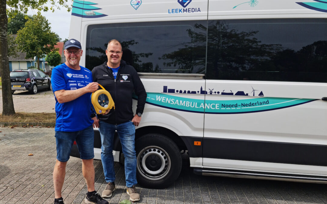 Nieuwe AED en 360o camera voor Wensambulance Noord-Nederland dankzij Team Wens Marathon