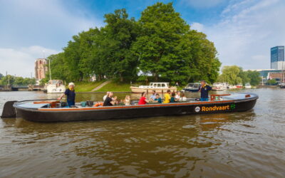 Praamvaren naar het Leeuwarder bos