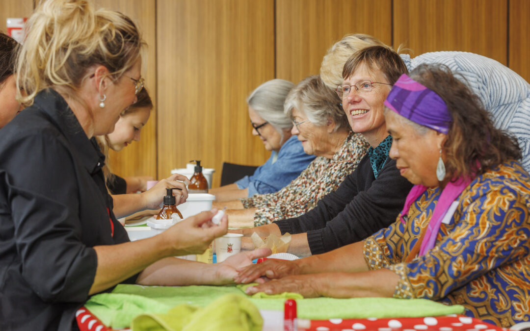 Ontmoet leuke buurtgenoten tijdens gezellige middag in het gemeentehuis